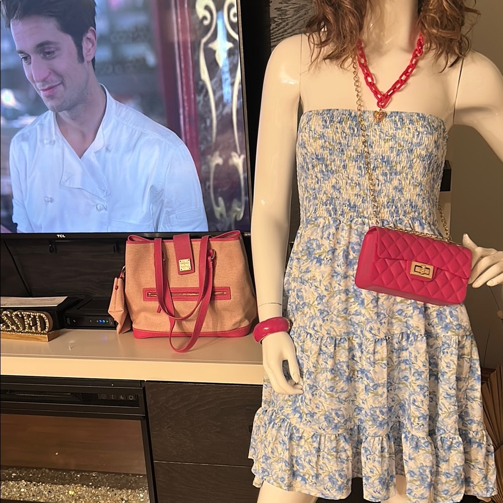 Blue Floral Strapless Dress with Pink Accessories. Girl next door look!! - Picture 3 of 8